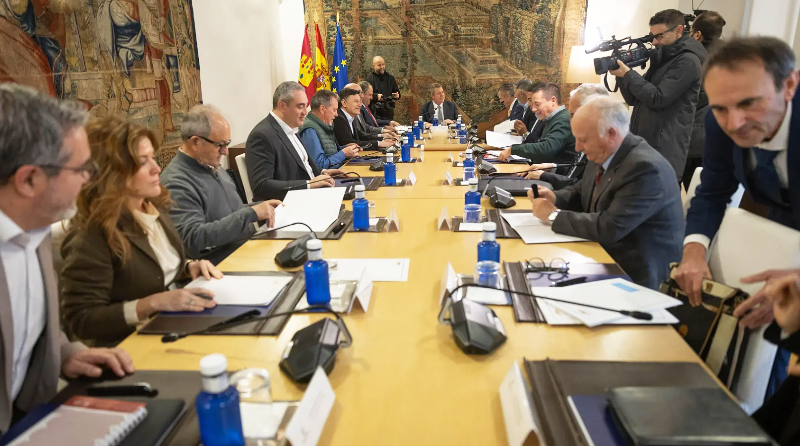 Mesa completa de reunión CCRR, Page e Ingesagua