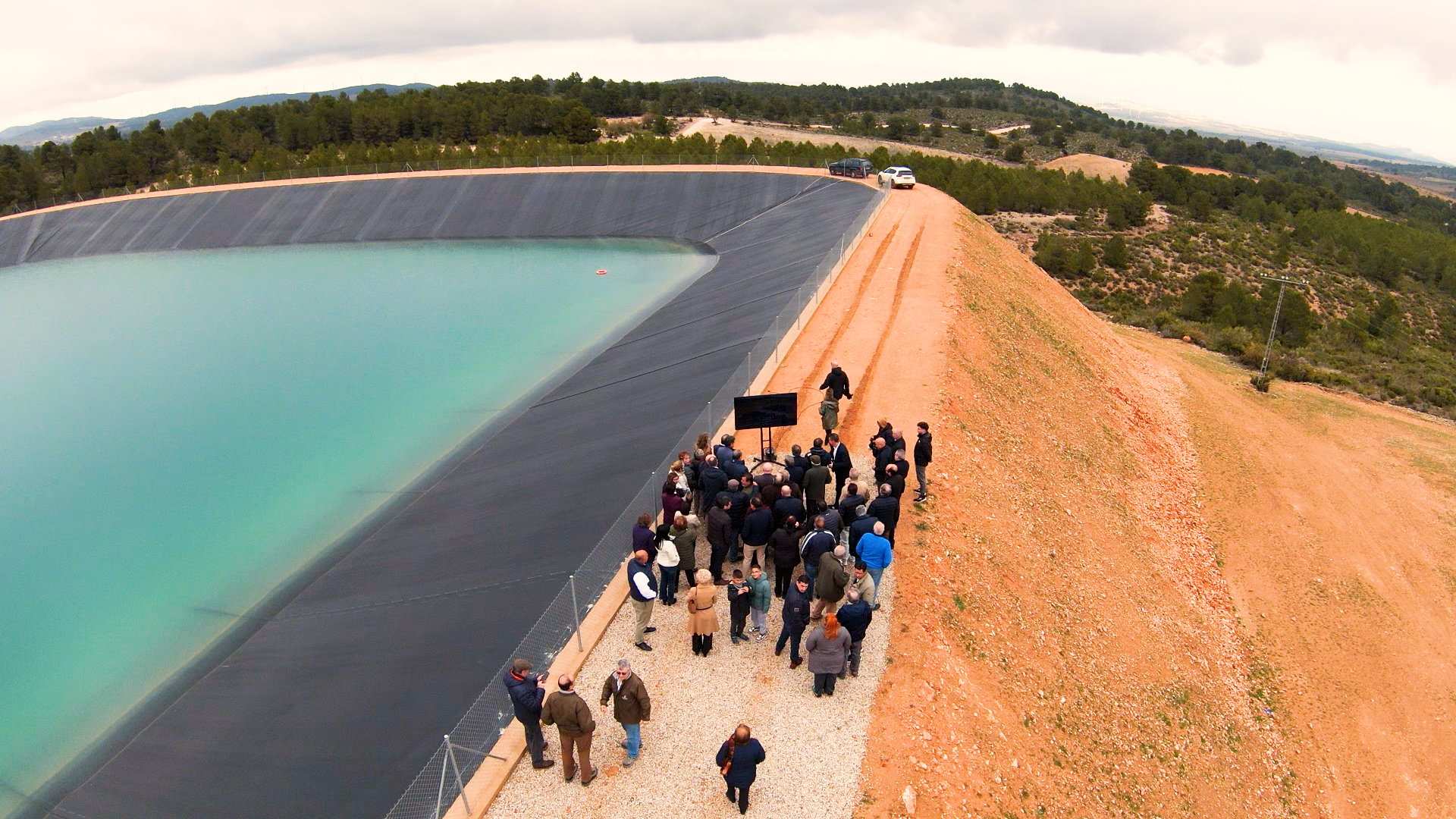 Inauguración Alcadozo, presentación pantalla