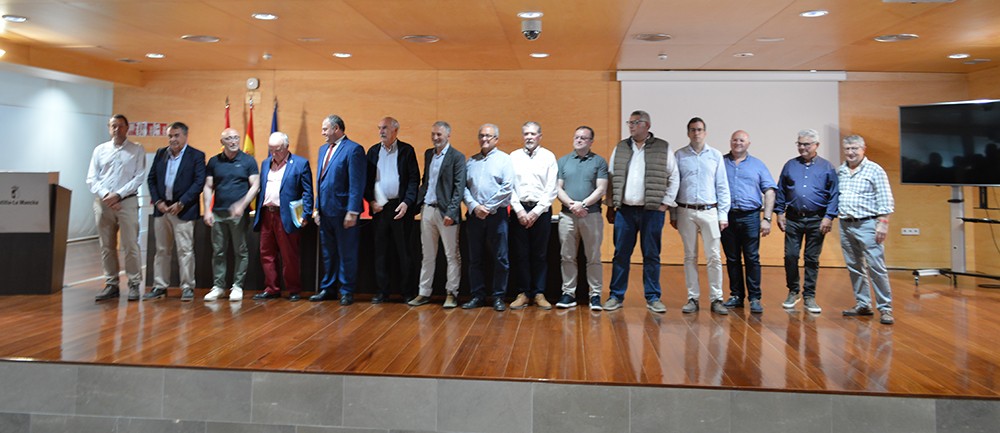 Foto de familia constitución Plataforma usuarios del agua Alto Segura Albacete