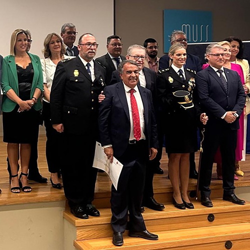 Diploma colaboración Policía Nacional, imagen grupal