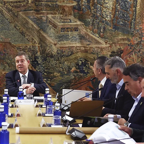 Emiliano García Page reunido con Antonio Montoya y confederaciones de regantes